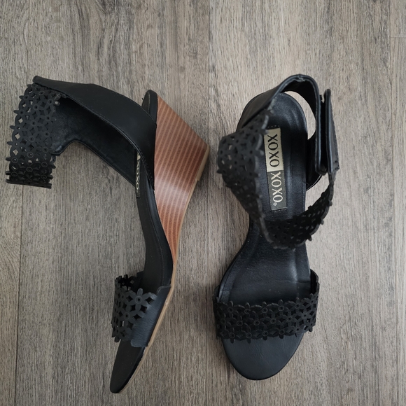 XOXO Black Laser Cutout and Brown Wedge Sandals 8 - Picture 1 of 10